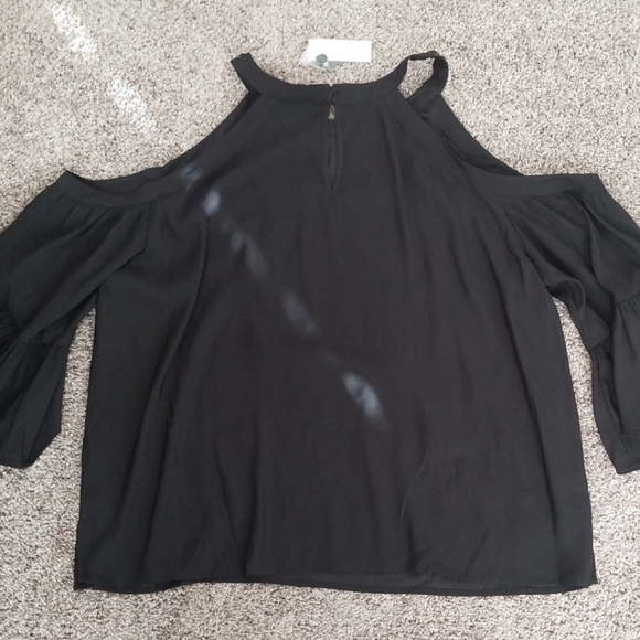 Black shirt - Picture 3 of 3